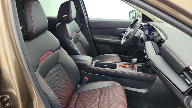 2025 Nissan Kicks SR AWD w/ Premium Package & 19'' Wheels - 23019086 - 24