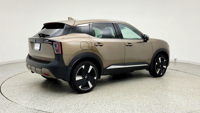 2025 Nissan Kicks SR AWD w/ Premium Package & 19'' Wheels - 23019086 - 4