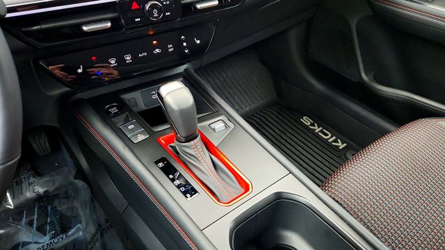 2025 Nissan Kicks SR AWD w/ Premium Package, Bose Audio & Panoramic Moonroof - 23094270 - 15