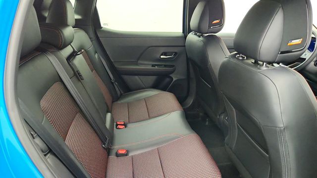 2025 Nissan Kicks SR AWD w/ Premium Pkg & Panoramic Headliner Illumination - 23028922 - 23