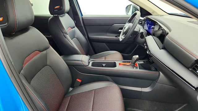 2025 Nissan Kicks SR AWD w/ Premium Pkg & Panoramic Headliner Illumination - 23028922 - 24