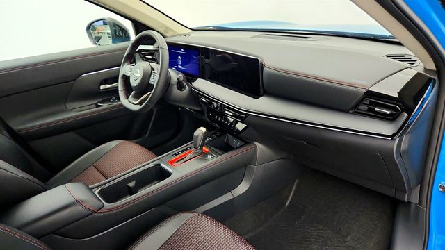 2025 Nissan Kicks SR AWD w/ Premium Pkg & Panoramic Headliner Illumination - 23028922 - 25
