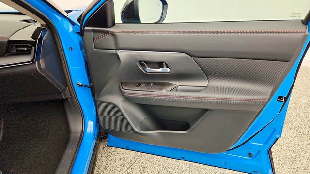 2025 Nissan Kicks SR AWD w/ Premium Pkg & Panoramic Headliner Illumination - 23028922 - 26