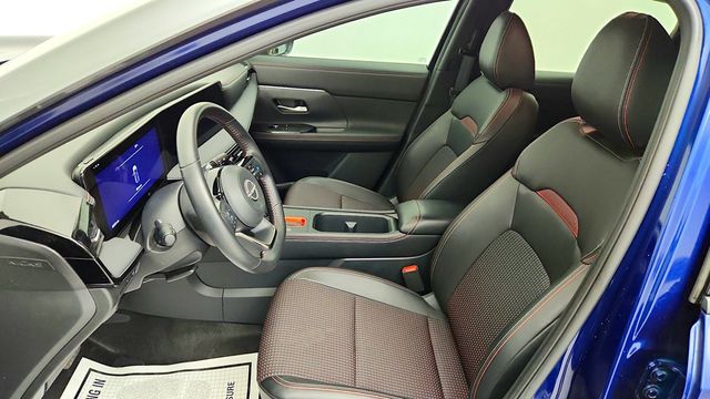 2025 Nissan Kicks SR FWD w/ 19'' Alloy Wheels & Two-Tone Premium Paint - 23100845 - 9