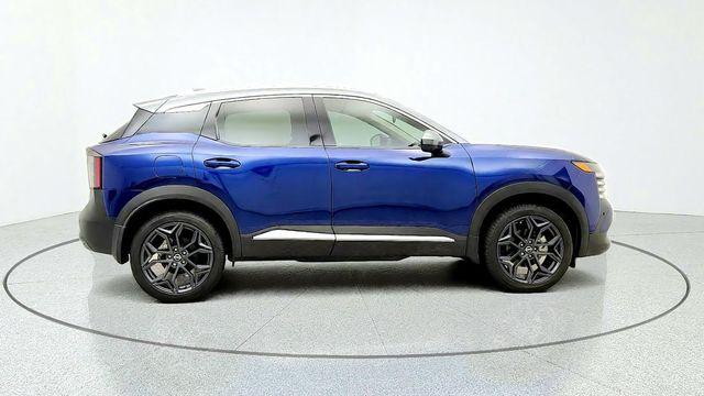 2025 Nissan Kicks SR FWD w/ 19'' Alloy Wheels & Two-Tone Premium Paint - 23100845 - 3