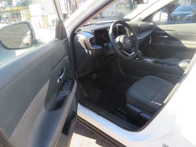 2025 Nissan Kicks SV AWD - 22949225 - 9