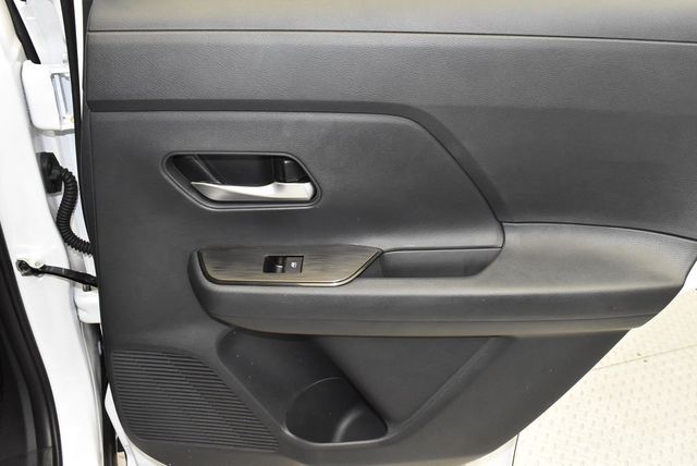 2025 Nissan Kicks SV AWD - 22982879 - 28