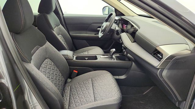 2025 Nissan Kicks SV AWD w/ Premium Package - 23000055 - 22