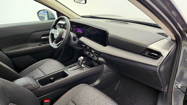 2025 Nissan Kicks SV AWD w/ Premium Package - 23000055 - 23