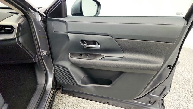 2025 Nissan Kicks SV AWD w/ Premium Package - 23000055 - 24