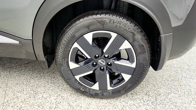 2025 Nissan Kicks SV AWD w/ Premium Package - 23000055 - 8