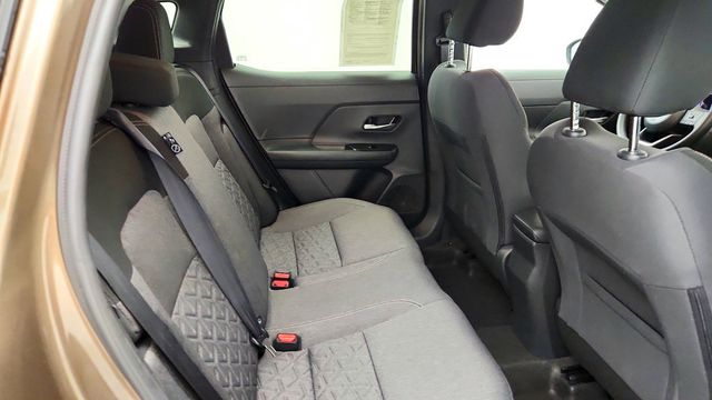 2025 Nissan Kicks SV AWD w/ SV Premium Pkg, Panoramic Moonroof & Remote Start - 23099930 - 20