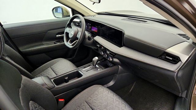 2025 Nissan Kicks SV AWD w/ SV Premium Pkg, Panoramic Moonroof & Remote Start - 23099930 - 22