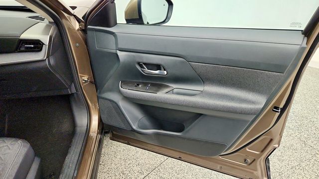 2025 Nissan Kicks SV AWD w/ SV Premium Pkg, Panoramic Moonroof & Remote Start - 23099930 - 23