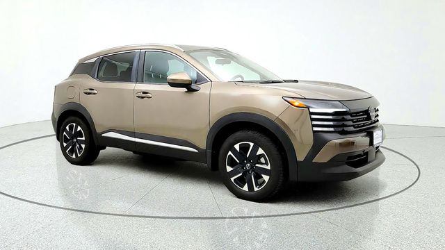 2025 Nissan Kicks SV AWD w/ SV Premium Pkg, Panoramic Moonroof & Remote Start - 23099930 - 2