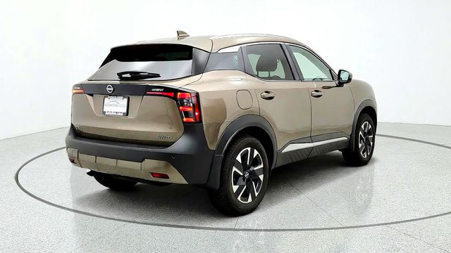 2025 Nissan Kicks SV AWD w/ SV Premium Pkg, Panoramic Moonroof & Remote Start - 23099930 - 4