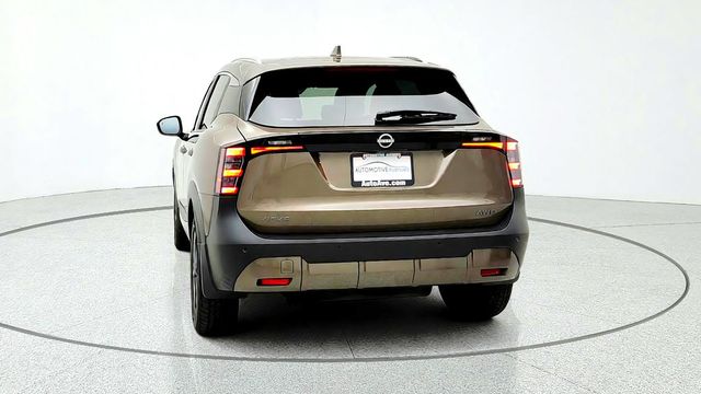 2025 Nissan Kicks SV AWD w/ SV Premium Pkg, Panoramic Moonroof & Remote Start - 23099930 - 5