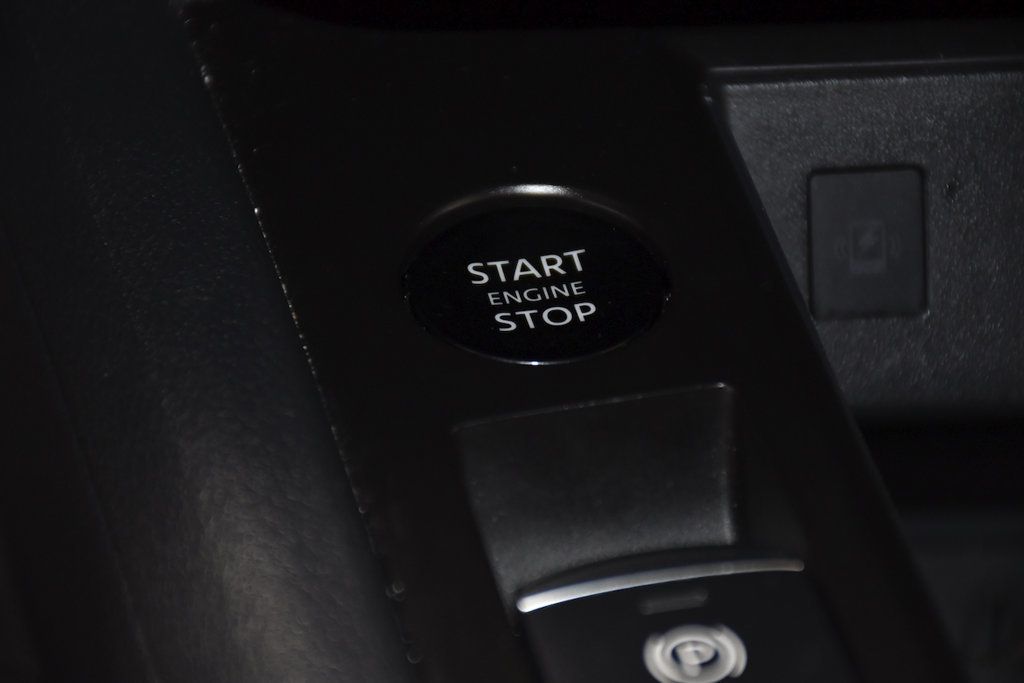 2025 Nissan Kicks SV FWD - 23068840 - 28
