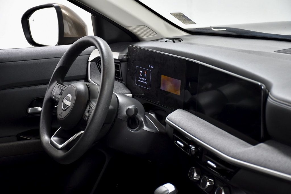 2025 Nissan Kicks SV FWD - 23068843 - 16