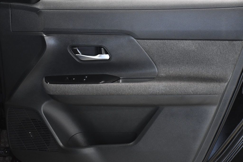 2025 Nissan Kicks SV FWD - 23083980 - 17