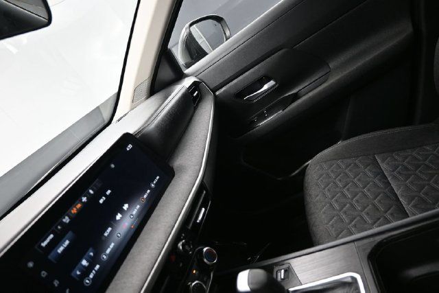 2025 Nissan Kicks SV FWD - 23069487 - 19
