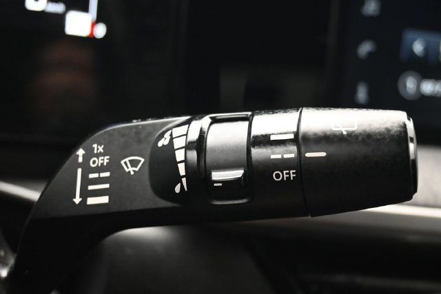 2025 Nissan Kicks SV FWD - 23069487 - 24