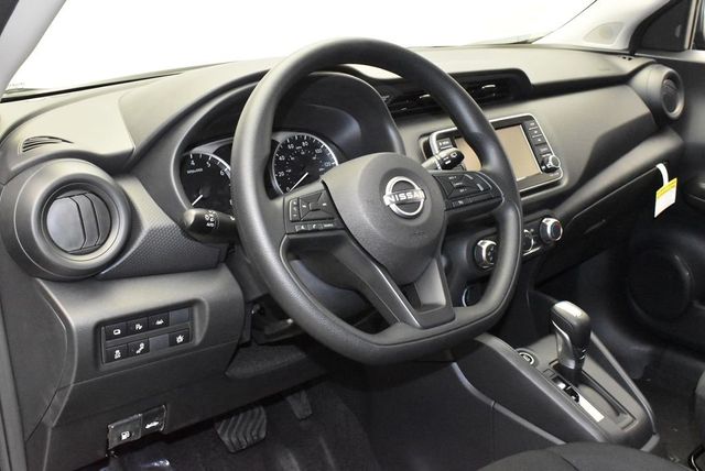 2025 Nissan Kicks Play S FWD - 22967518 - 13