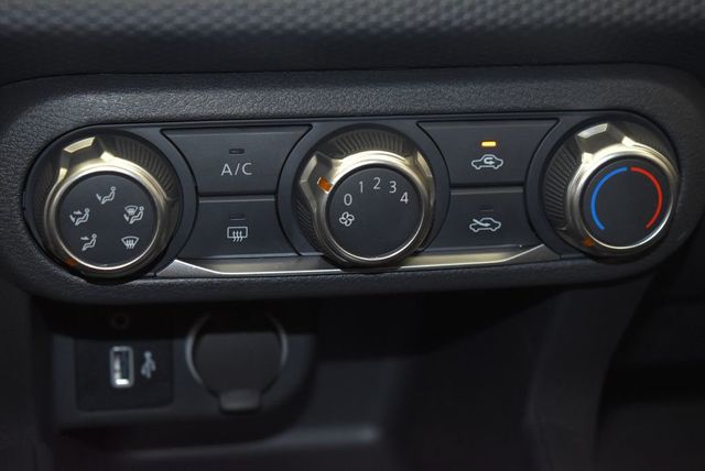 2025 Nissan Kicks Play S FWD - 22967518 - 20