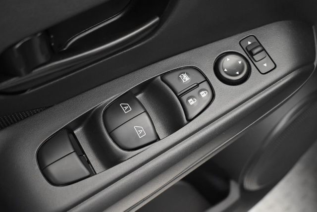 2025 Nissan Kicks Play S FWD - 23006166 - 10