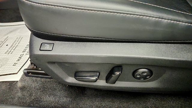 2025 Nissan Murano Platinum AWD w/ Massage Seats, Bose Audio & Illuminated Trim - 23094567 - 10