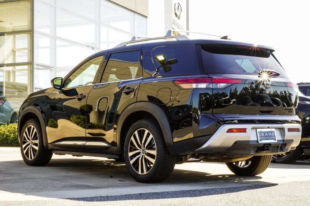 Nissan Pathfinder photo 11