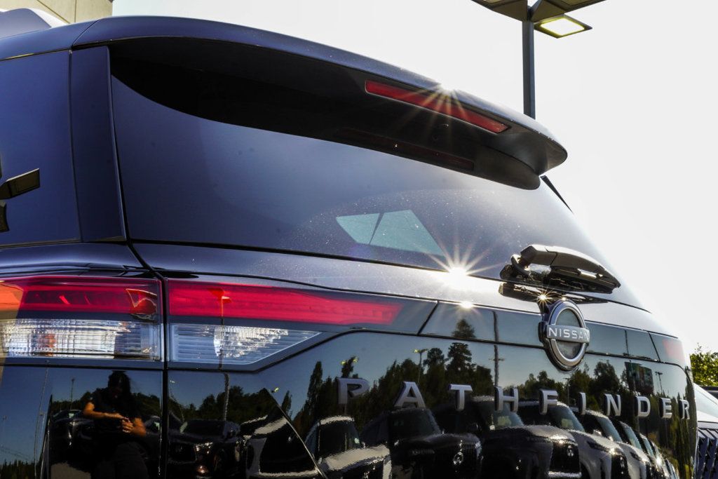 Nissan Pathfinder photo 14
