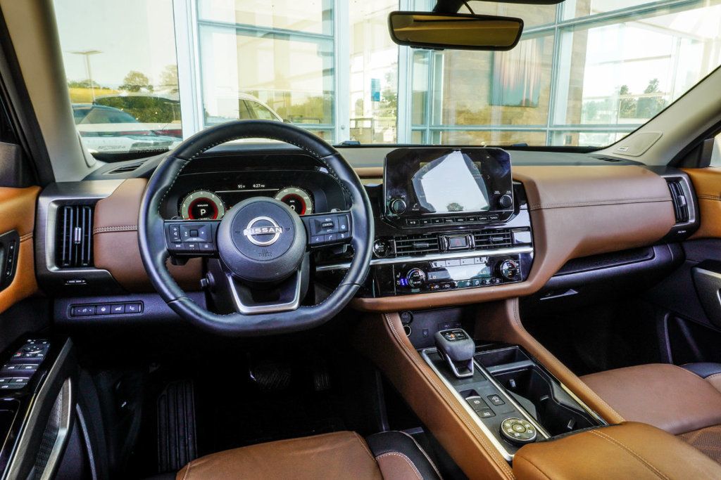 Nissan Pathfinder photo 5