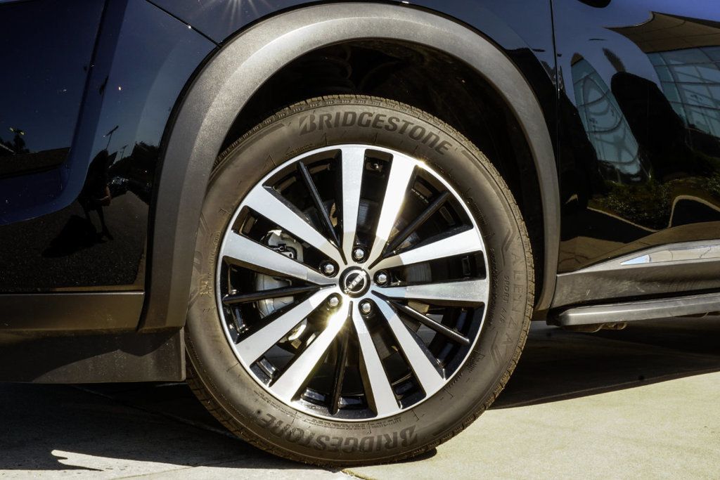 Nissan Pathfinder photo 6