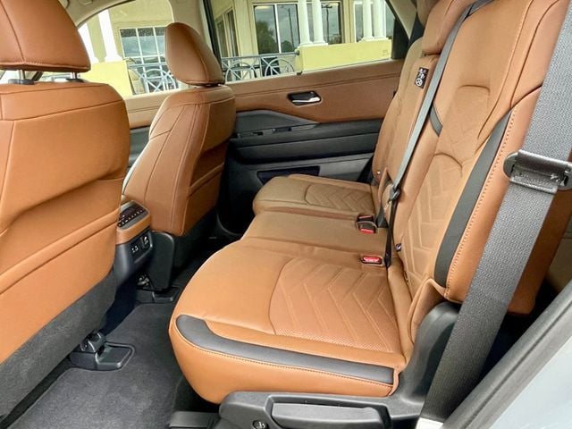 2025 Nissan Pathfinder Platinum 4WD - 22921579 - 11