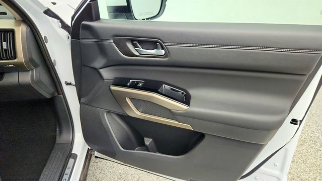 2025 Nissan Pathfinder Platinum 4WD - 22999476 - 25