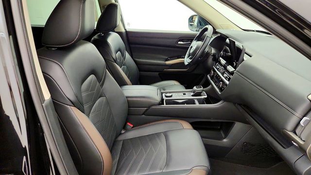 2025 Nissan Pathfinder Platinum 4WD - 23092727 - 25