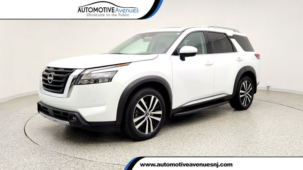 2025 Nissan Pathfinder Platinum 4WD w/ 2nd-Row Captain Chairs - 23025765 | Video 1