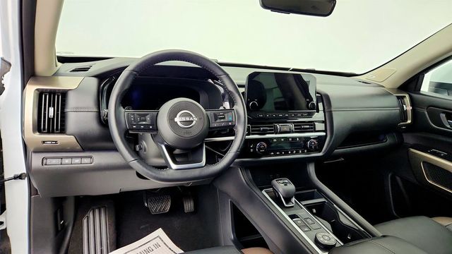 2025 Nissan Pathfinder Platinum 4WD w/ 2nd-Row Captain Chairs - 23025765 - 12