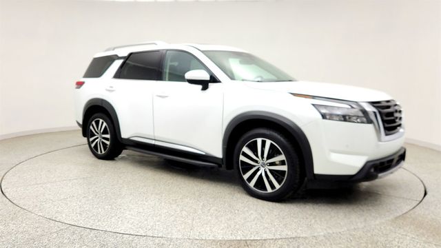 2025 Nissan Pathfinder Platinum 4WD w/ 2nd-Row Captain Chairs - 23025765 - 2