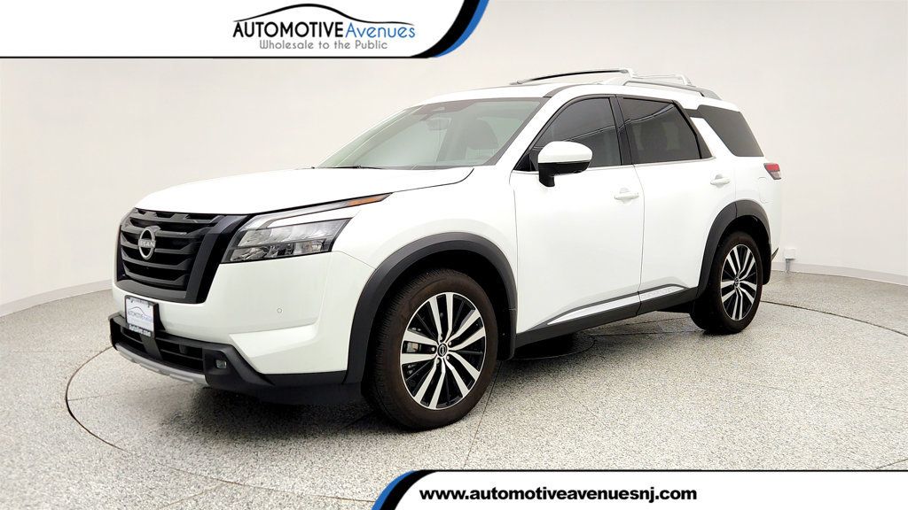 2025 Nissan Pathfinder Platinum 4WD w/Captain Chairs Pkg & Black Appearance Pkg - 23005794 | Video 1