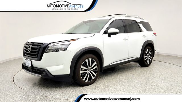 2025 Nissan Pathfinder Platinum 4WD w/Captain Chairs Pkg & Black Appearance Pkg - 23005794 - 0