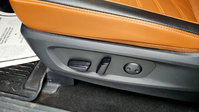 2025 Nissan Pathfinder Platinum 4WD w/Captain Chairs Pkg & Black Appearance Pkg - 23005794 - 11