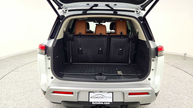 2025 Nissan Pathfinder Platinum 4WD w/Captain Chairs Pkg & Black Appearance Pkg - 23005794 - 22