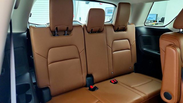 2025 Nissan Pathfinder Platinum 4WD w/Captain Chairs Pkg & Black Appearance Pkg - 23005794 - 23