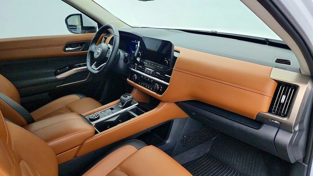 2025 Nissan Pathfinder Platinum 4WD w/Captain Chairs Pkg & Black Appearance Pkg - 23005794 - 26