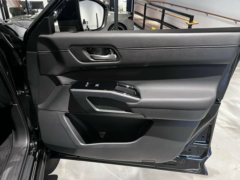2025 Nissan Pathfinder ProPilotAssist/360Cam/Navigation/AdaptiveCruise/HtdSeats - 23069380 - 27