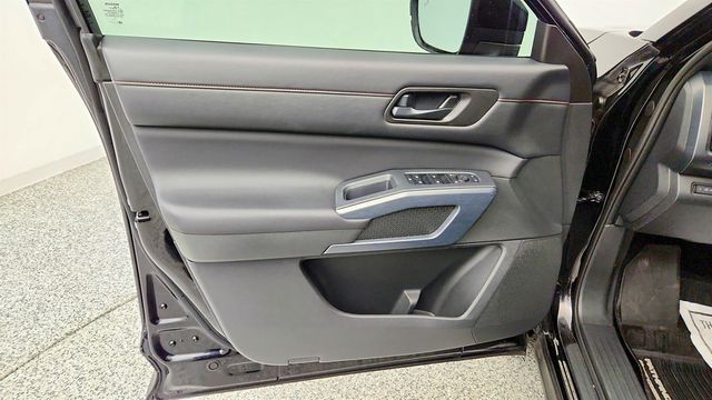 2025 Nissan Pathfinder Rock Creek 4WD - 23021560 - 9