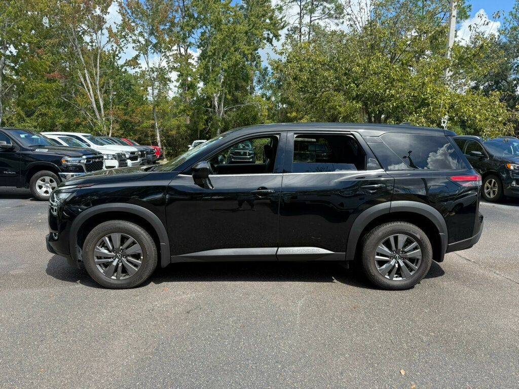 2025 Nissan Pathfinder S photo 2