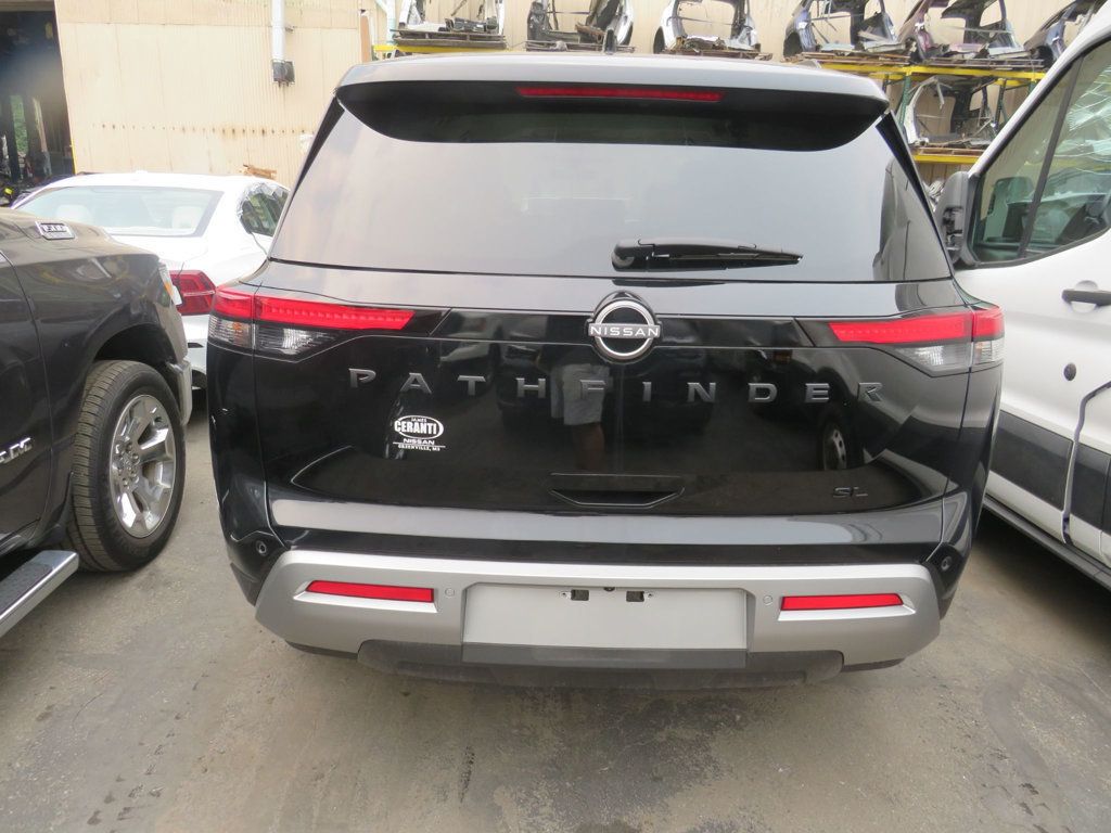 Nissan Pathfinder photo 6